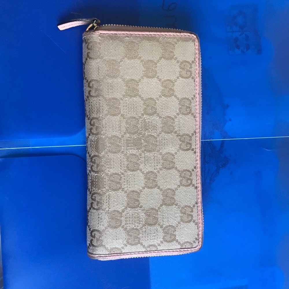 Authentic Vintage Gucci monogramLogo Canvas Wallet